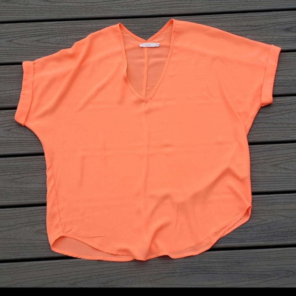 5/$13 Sale Neon flowy tee